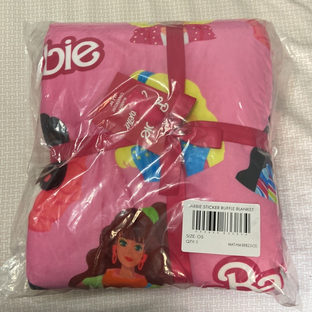 Vintage Barbie Pink Chic Ruffle Cozy Blanket NWT Limited Edition Collaboration - Picture 4 of 5
